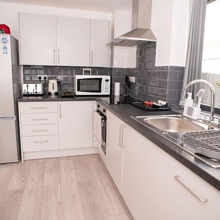 Maisy Lodge - Two Bed Lux Flat - Parking, Netflix, Wifi - Close To Blenheim Palace & Oxford - F2 Kidlington Extérieur photo