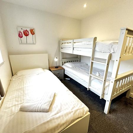 Maisy Lodge - Two Bed Lux Flat - Parking, Netflix, Wifi - Close To Blenheim Palace & Oxford - F2 Kidlington Extérieur photo