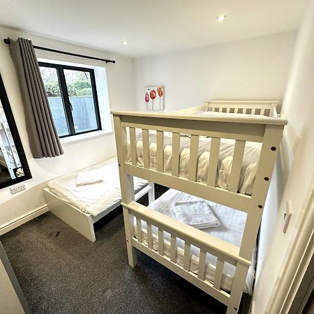 Maisy Lodge - Two Bed Lux Flat - Parking, Netflix, Wifi - Close To Blenheim Palace & Oxford - F2 Kidlington Extérieur photo