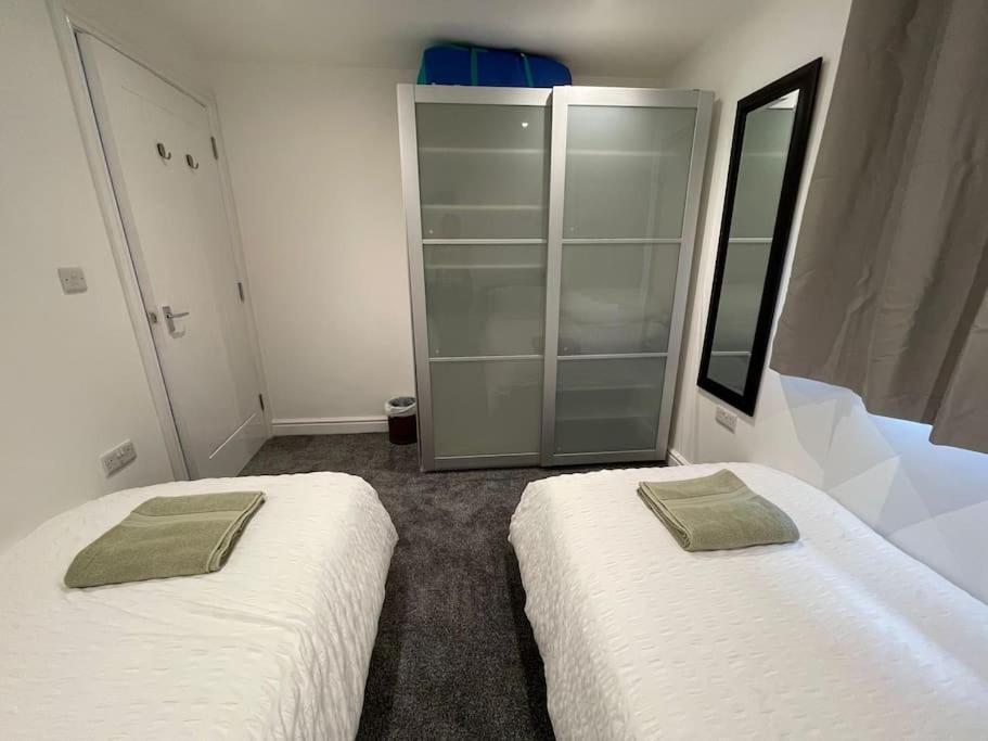 Maisy Lodge - Two Bed Lux Flat - Parking, Netflix, Wifi - Close To Blenheim Palace & Oxford - F2 Kidlington Extérieur photo