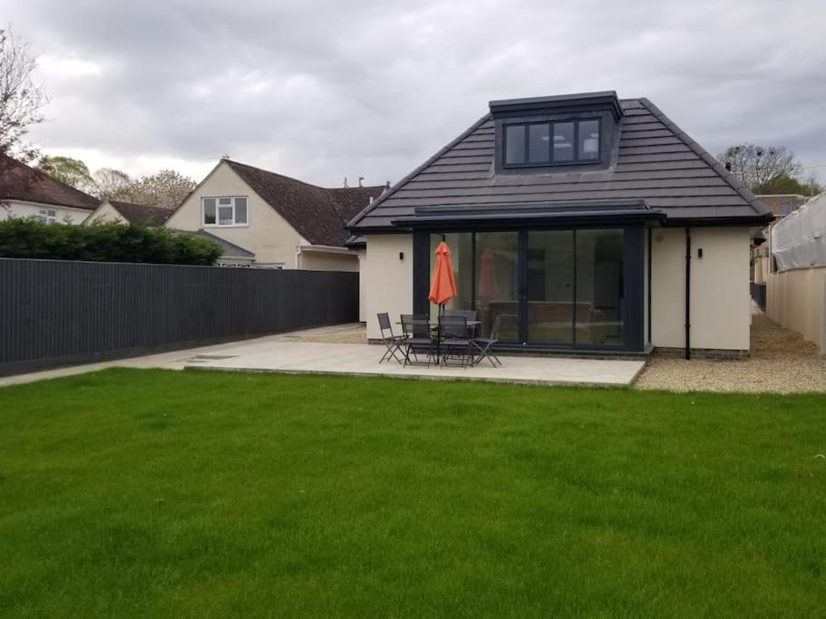 Maisy Lodge - Two Bed Lux Flat - Parking, Netflix, Wifi - Close To Blenheim Palace & Oxford - F2 Kidlington Extérieur photo